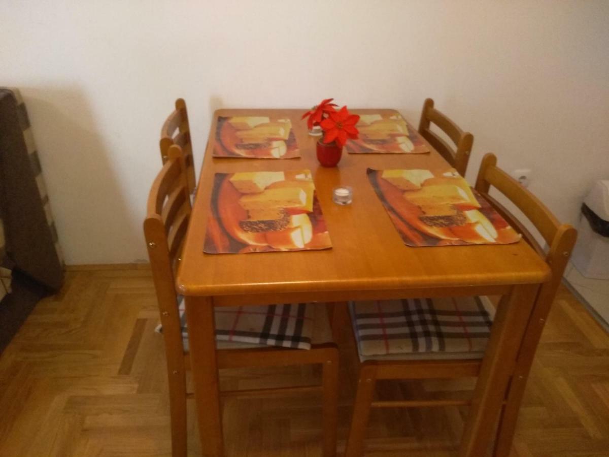 Apartman Marina Sa Garazom Novi Sad Exteriör bild