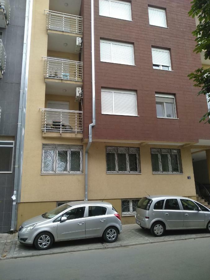 Apartman Marina Sa Garazom Novi Sad Exteriör bild