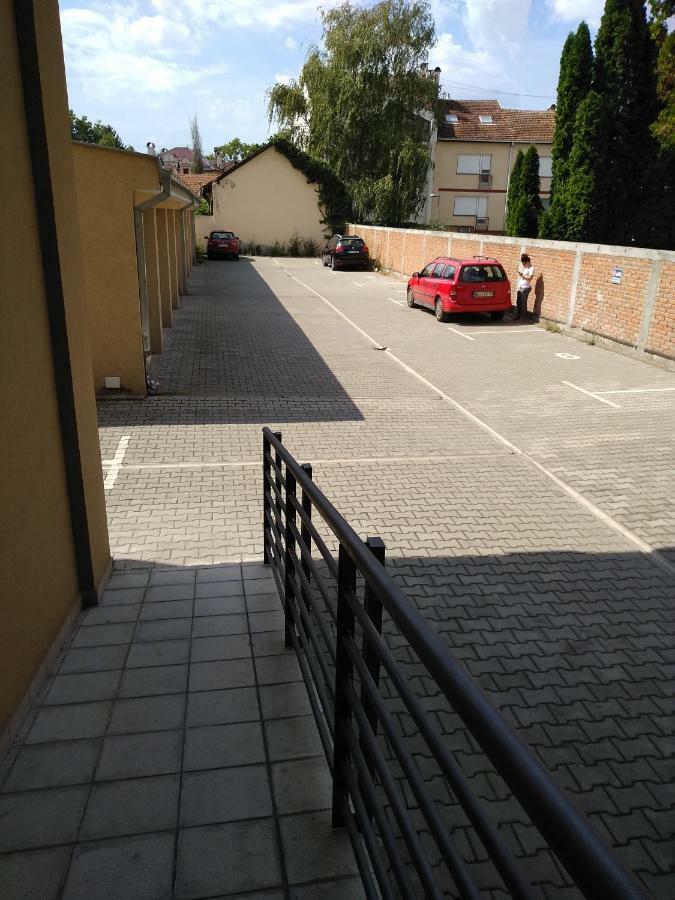 Apartman Marina Sa Garazom Novi Sad Exteriör bild