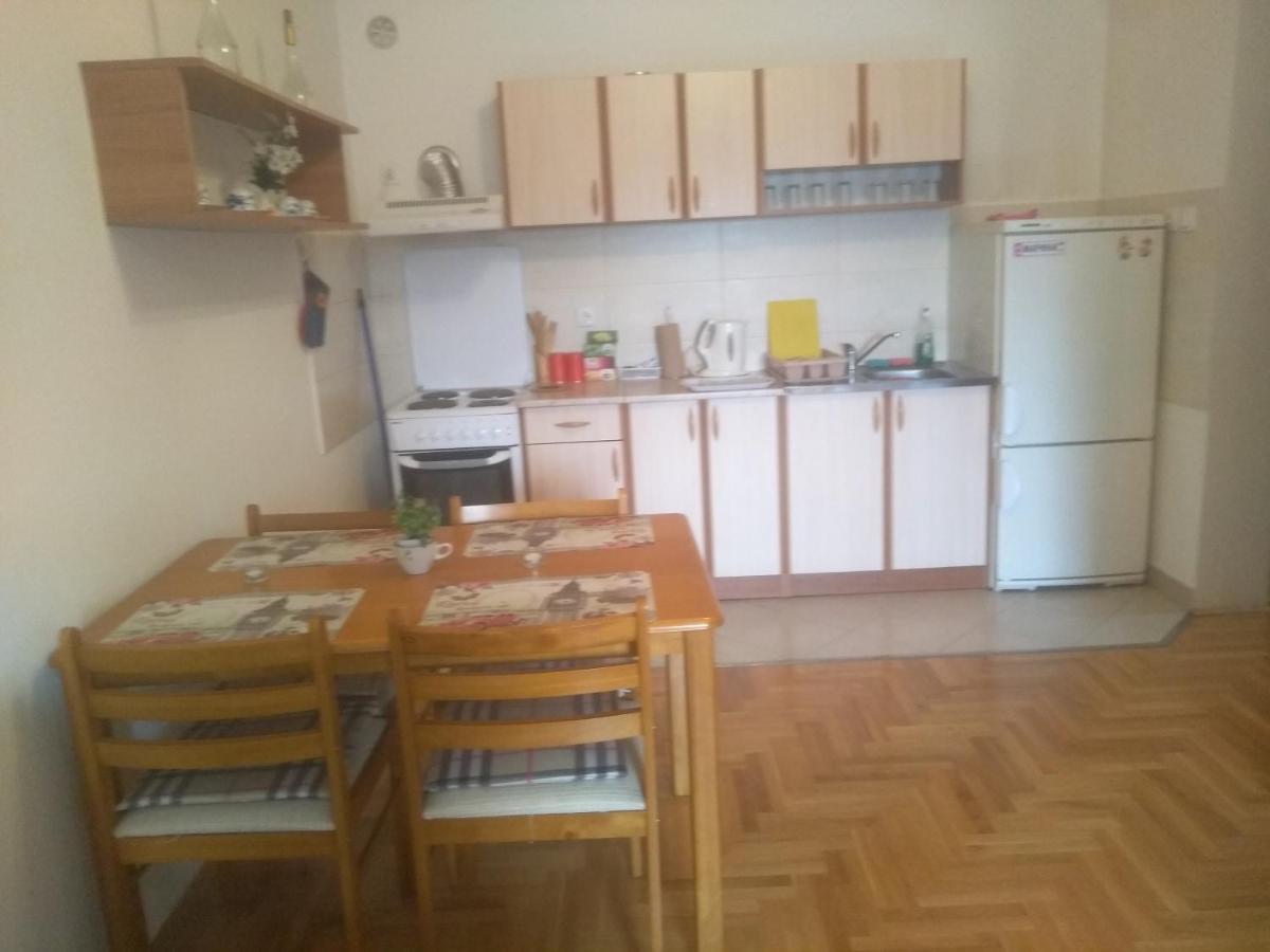 Apartman Marina Sa Garazom Novi Sad Exteriör bild
